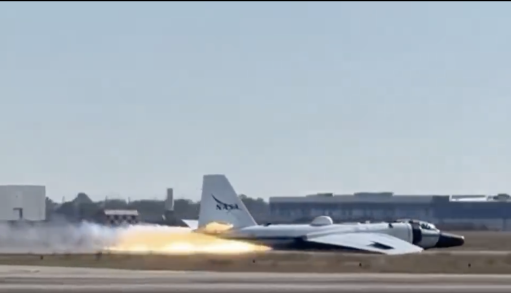 NASA Plane Makes Emergency Landing